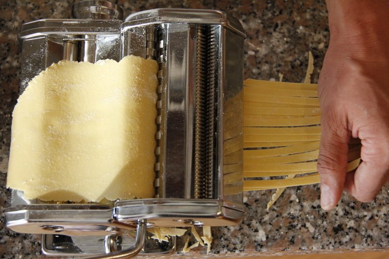 Zelf verse pasta maken. Lekker en niet ingewikkeld.