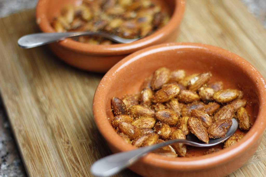 Gebakken gezouten amandelen, lekker bij Tapas