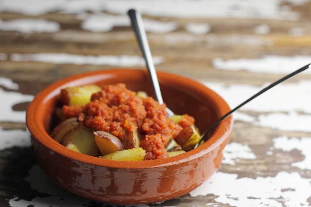 Patatas bravas
