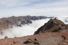 image 20111024-la-palma-roque-de-los-muchachos-4-krater-gevuld-met-wolken-jpg