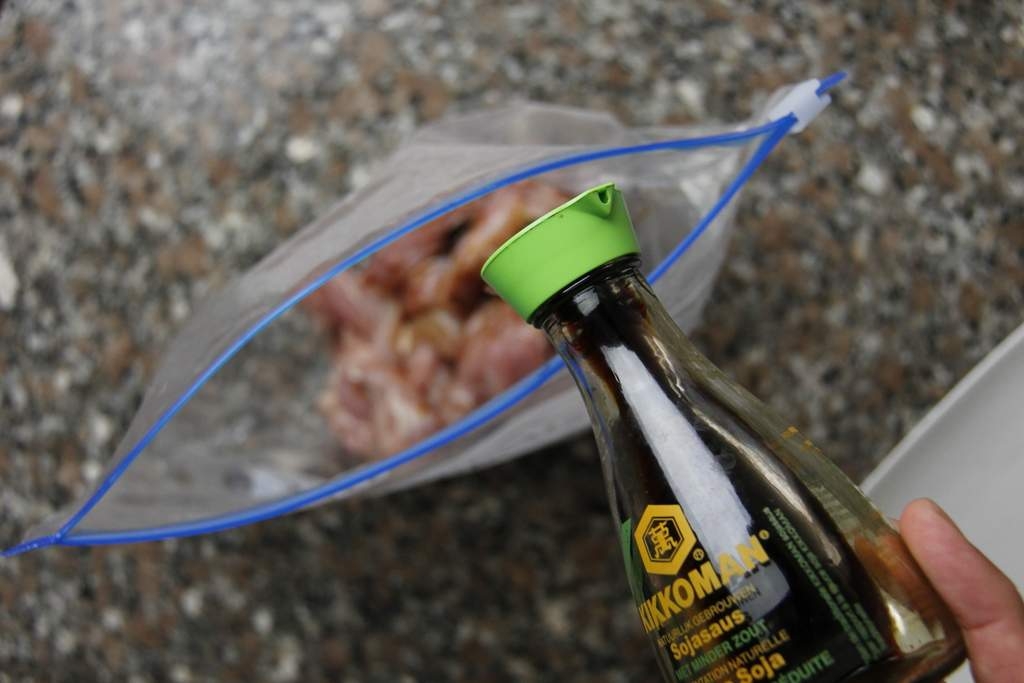image 5-kip-teriyaki-giet-er-sojasaus-bij-jpg