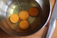10-madeleines-voeg-de-drie-andere-eieren-erbij