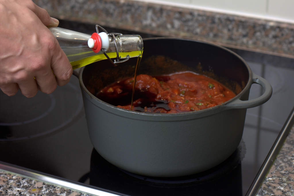 image 07-pasta-bolognese-olijfolie-erbij-jpg