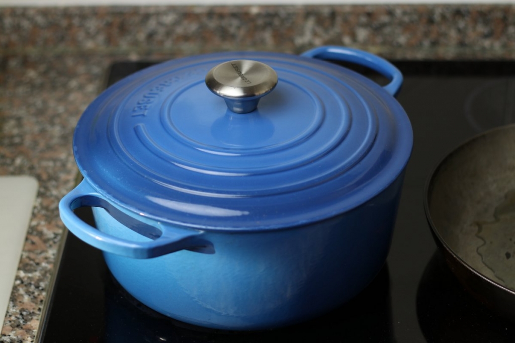 image 24-pilaf-als-het-kookt-deksel-erop-vuur-laag-jpg