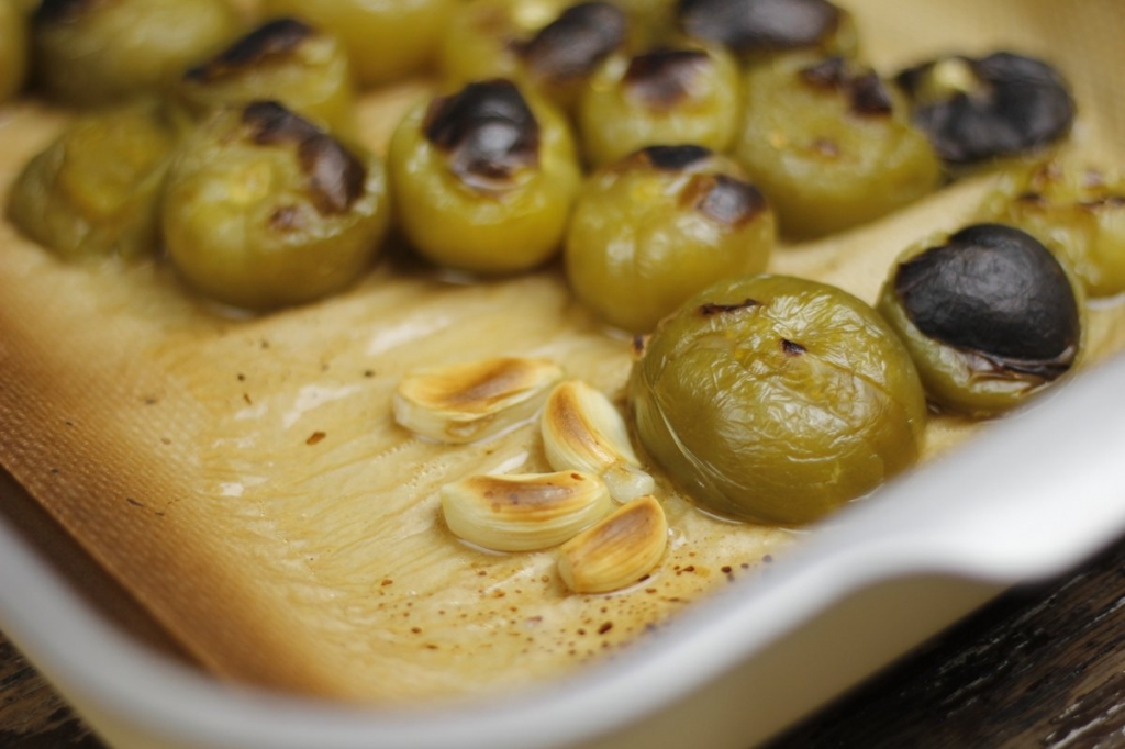 image 03-rode-mole-poblano-gril-de-tomatillos-knoflook-jpg
