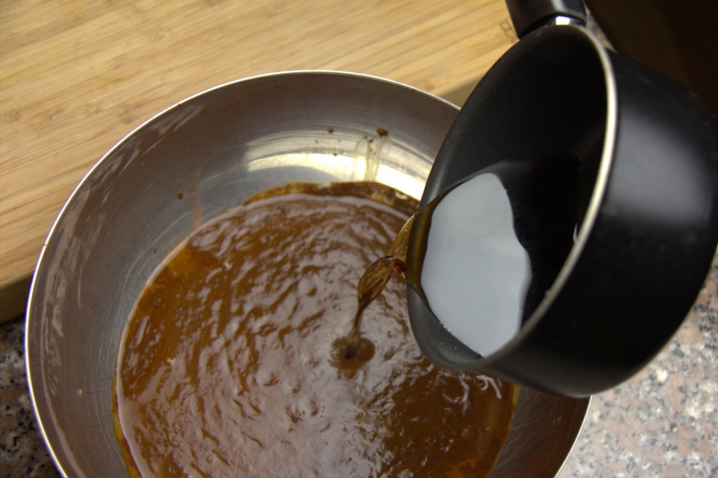 image 30-rode-mole-poblano-voeg-bij-de-saus-jpg