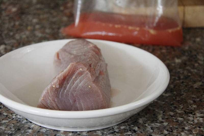 image 11-tonijn-in-grapefruit-haal-de-tonijn-uit-de-zak-jpg
