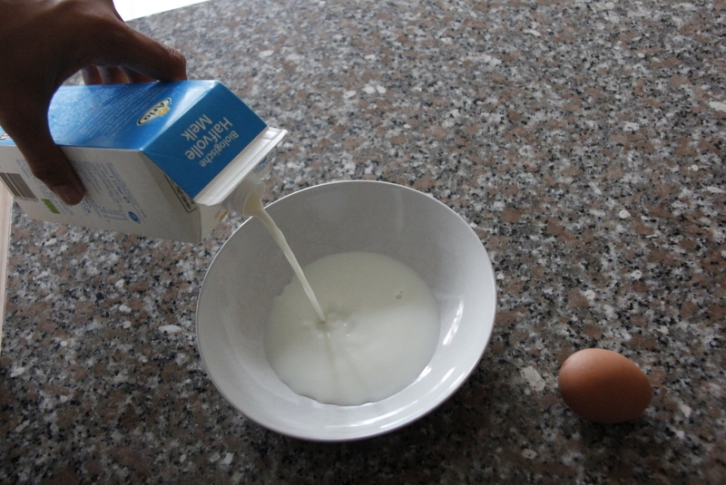 image 2-0-melk-in-kom-schenken-jpg